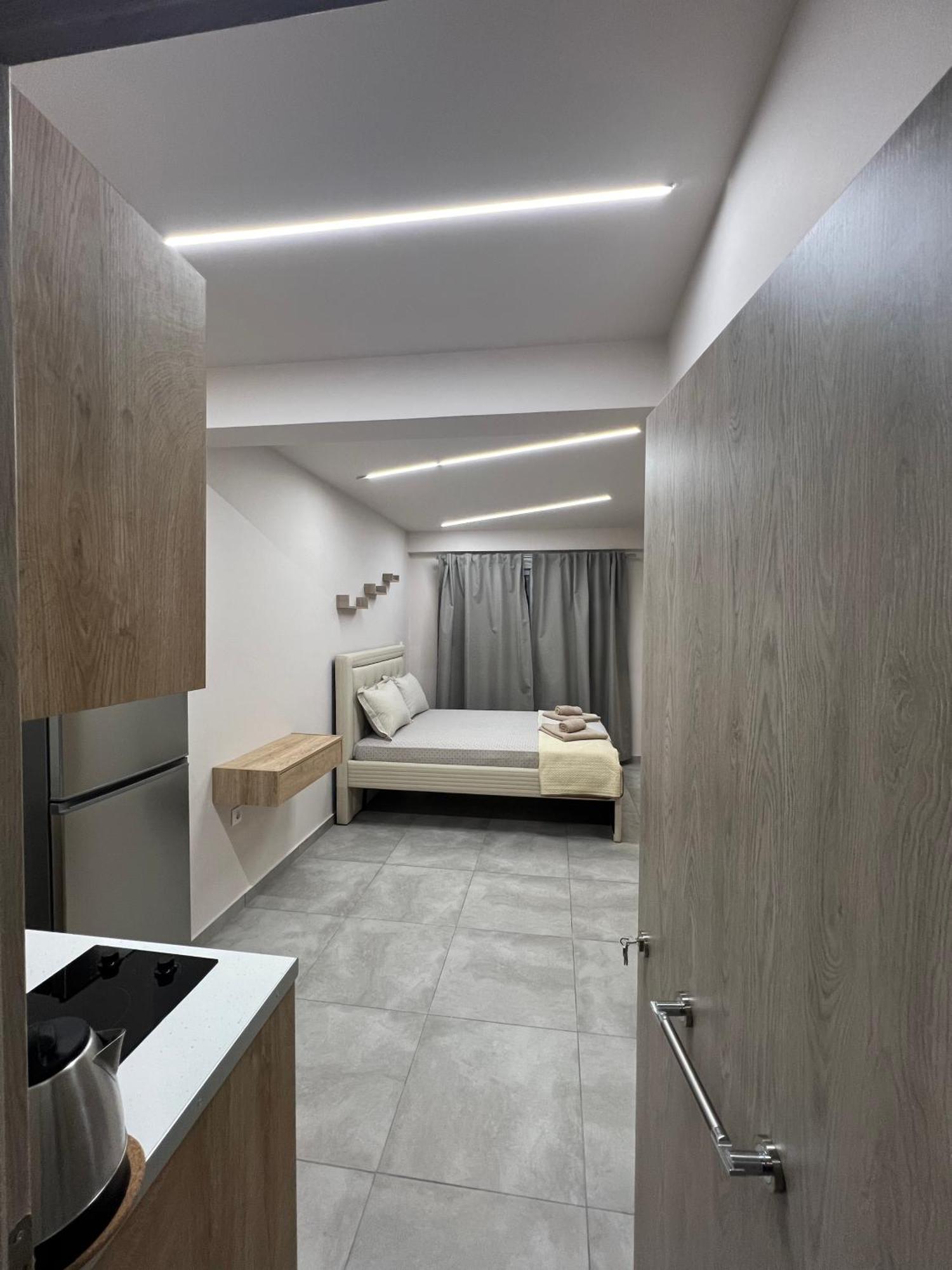מלון סארטי F&M House Semi Basement מראה חיצוני תמונה